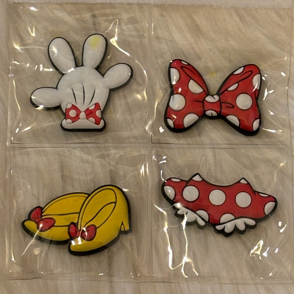 Disney Minnie Accessory Magnets Set
